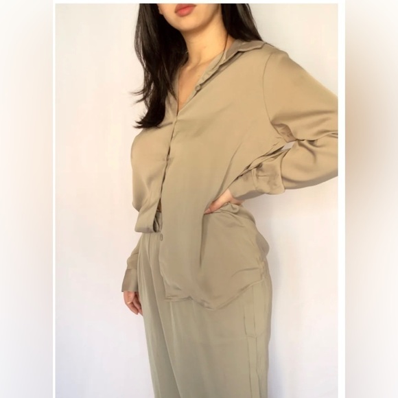 SATIN set!! - Picture 3 of 3